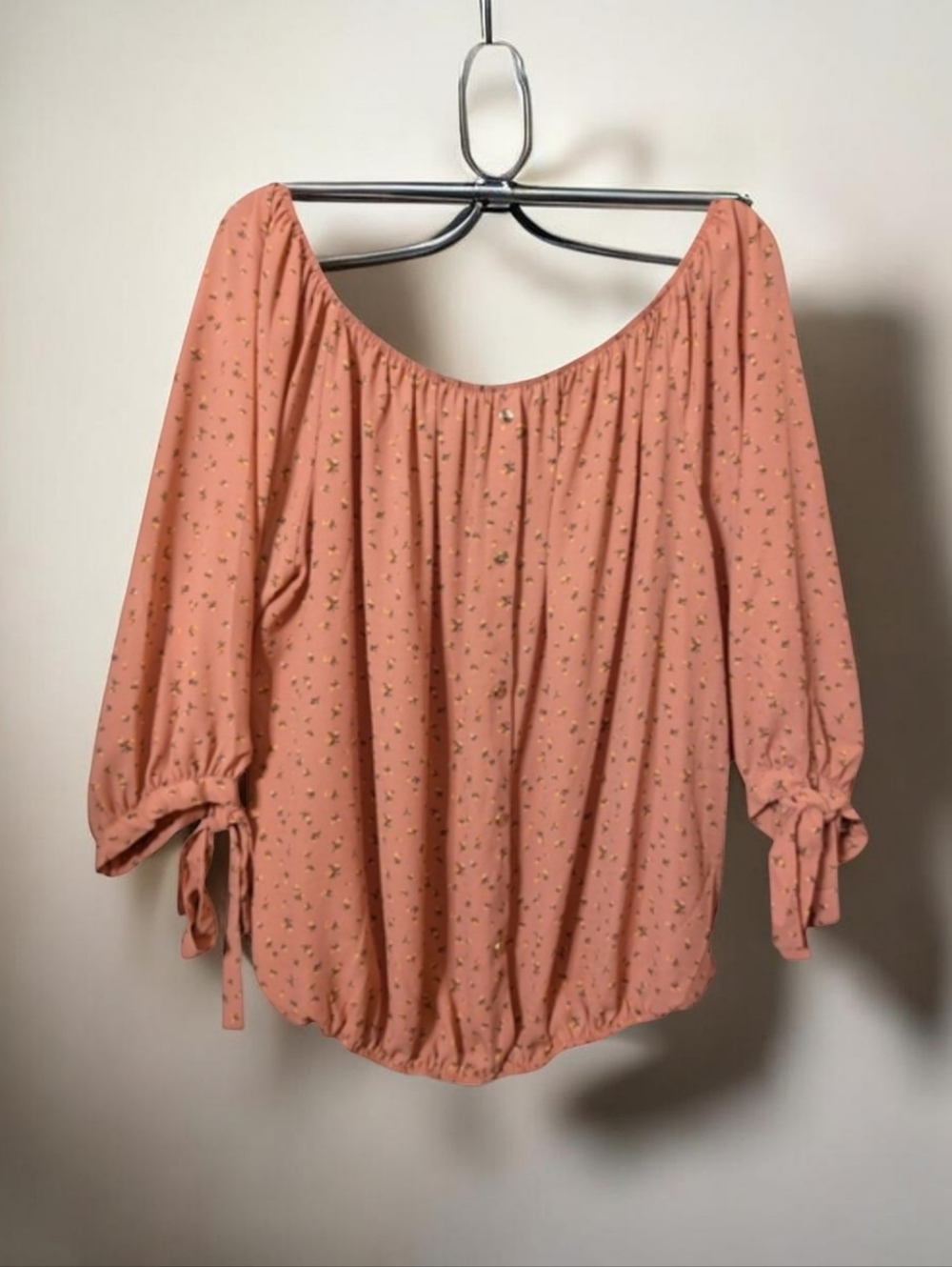 Zenobia 1X Women's Peach Floral Top